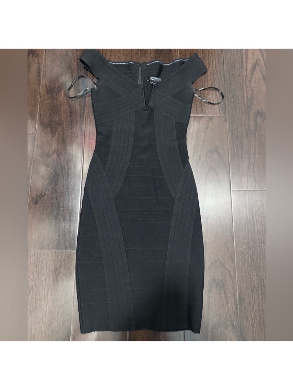 Black Off-Shoulder Bodycon Dress